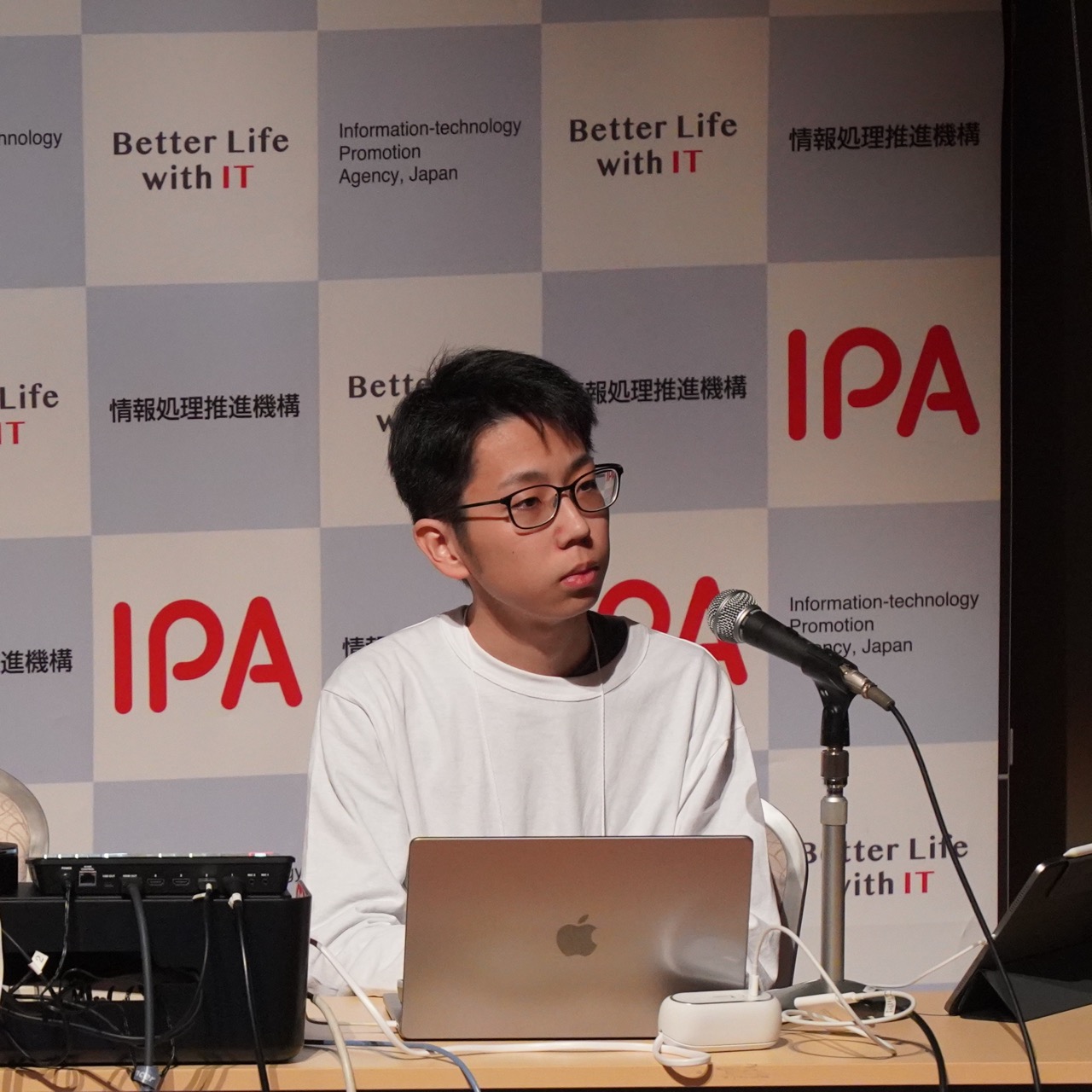 未踏ITで発表している様子